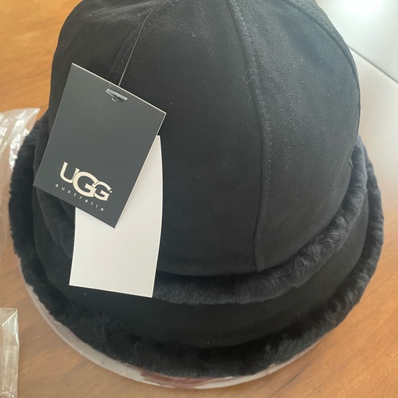 UGG Accessories - UGG Black City shearling Bucket Hat